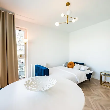 Appartamento East Side Of 111 By Bookinghost Varsavia