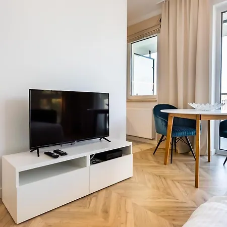 East Side Of 111 By Bookinghost Varsovie