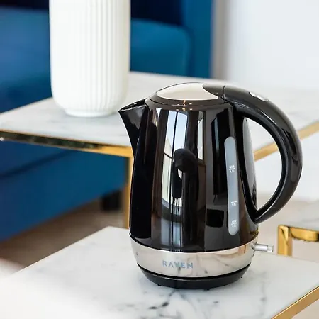 East Side Of 111 By Bookinghost *